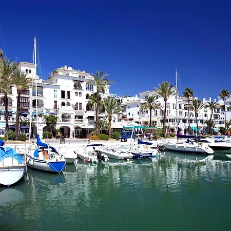 Chic Mediterranean Living In Three-bedroom Penthouse Situated In The San Roque Club