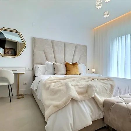 Chic Mediterranean Living In Three-bedroom Penthouse Situated In The San Roque Club *